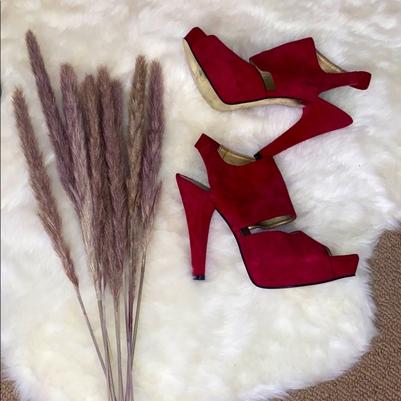 🌟SOLD🌟COPY - Red suede heels - Picture 3 of 7